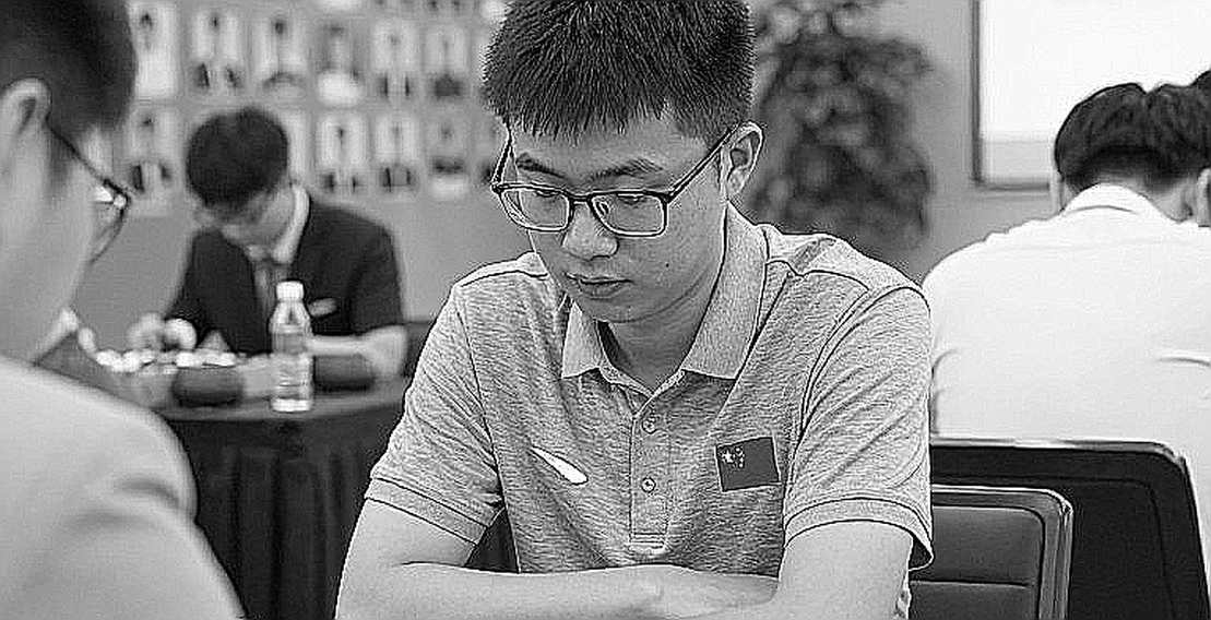 "Thuế lý thuyết" trên bàn cờ: Vì sao kỳ thủ câu lạc bộ ngày càng né khai cuộc chính thống