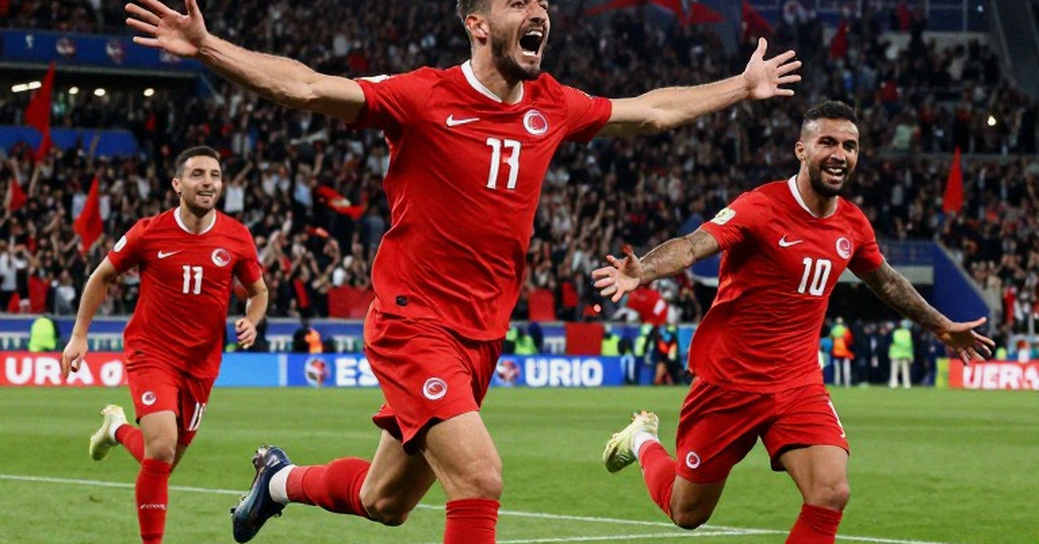 Carlos Álvarez và suất đá chính bị ép tại América: Khi đội hình mỏng buộc niềm tin phải đến sớm Carlos Álvarez và suất đá chính bị ép tại América: Khi đội hình mỏng buộc niềm tin phải đến sớm