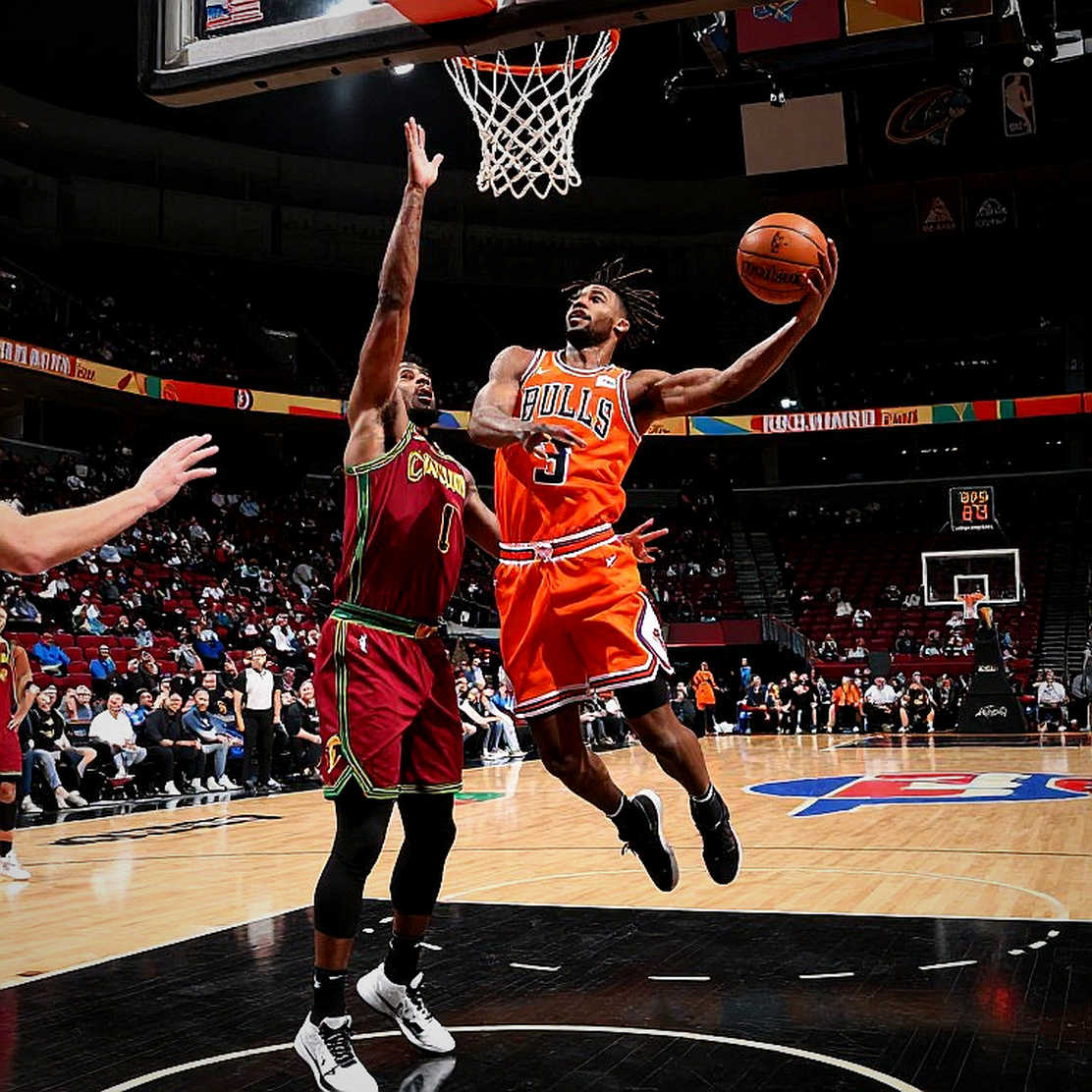 Pablo Laso: 'Chỉ Mike James mới có thể ngăn Mike James' - Canh bạc chiến thuật của Efes