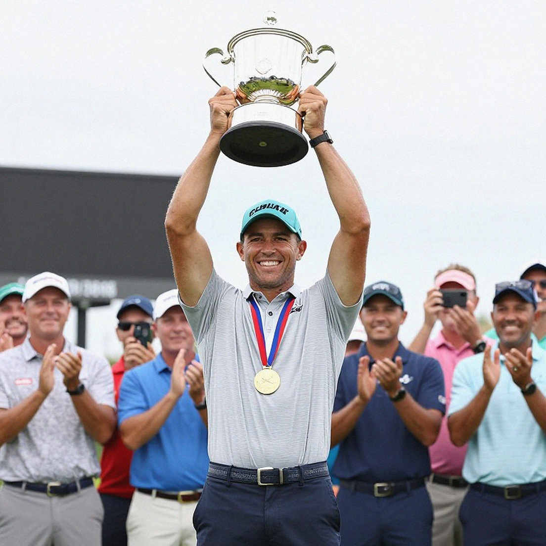Bryson DeChambeau và cú lừa ngoạn mục: Khi LIV Golf phá sản, ai mới là người trả giá cho canh bạc tỷ đô? Bryson DeChambeau và cú lừa ngoạn mục: Khi LIV Golf phá sản, ai mới là người trả giá cho canh bạc tỷ đô?