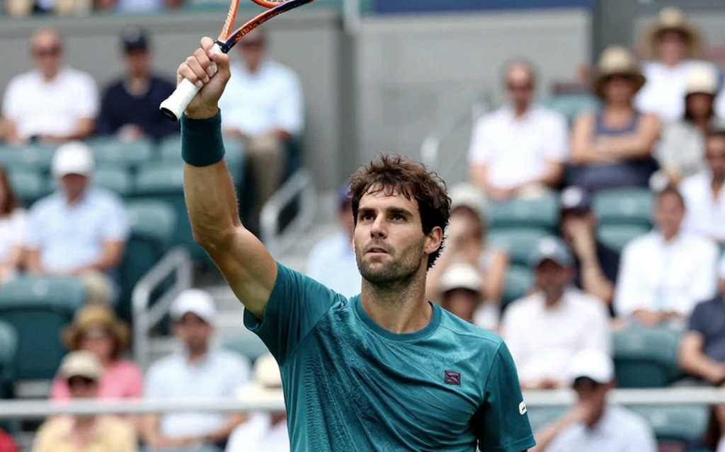 Zverev vượt qua hai trận 5 set liên tiếp: 9 giờ trên sân và bài toán thể lực của hạt giống số 1