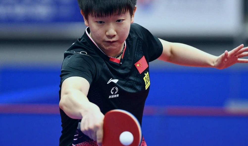 Thẻ đỏ phút 90+4: Trọng tài sai hay thủ môn tự sát?