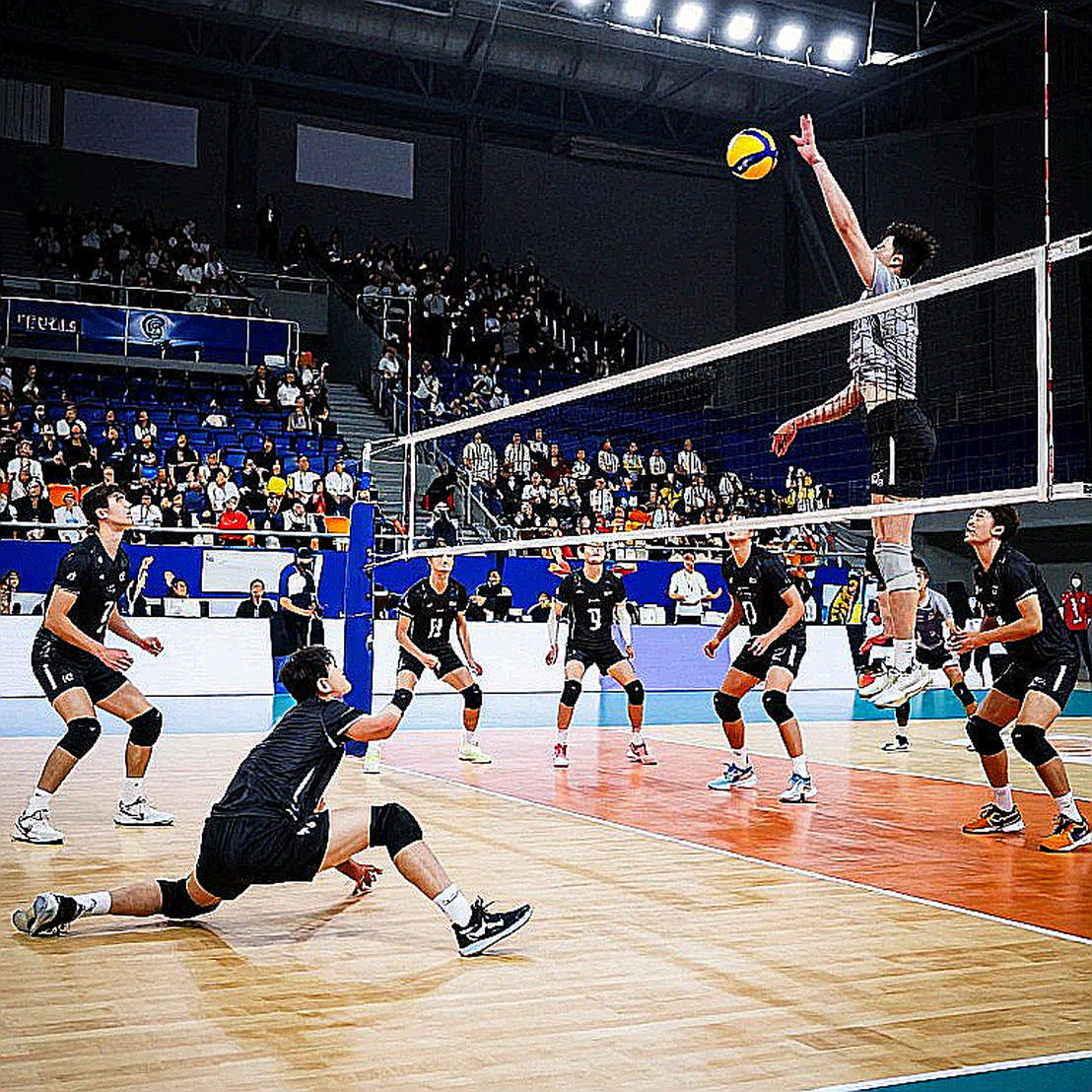 Nhật Bản hạ Hàn Quốc 3-0 trong 84 phút, Trung Quốc cần 5 set để vượt Thái Lan: chung kết bóng chuyền nữ Asiad 20 là cuộc đối đầu của hai nhịp thở