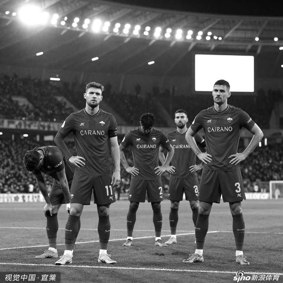 Tuần tin vặt của bóng đá Scotland: Bản dự phòng ở Celtic, ghế nóng ở Hibernian và một tiền vệ 34 tuổi