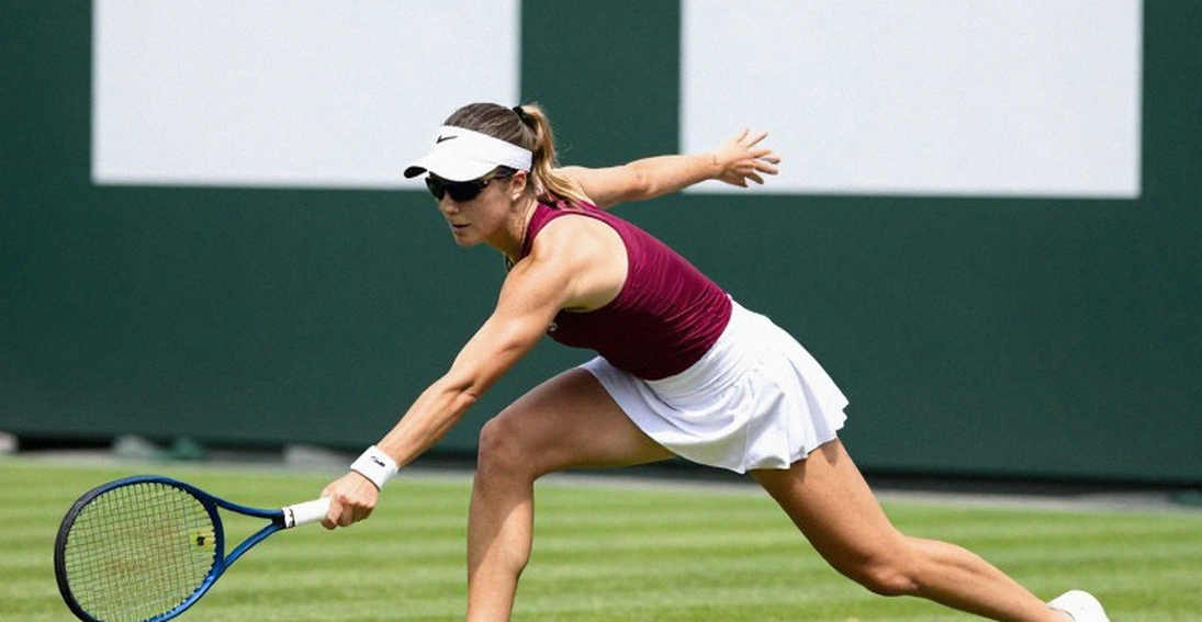 Iga Swiatek thrashes Magdalena Frech to make winning start at Wuhan Open