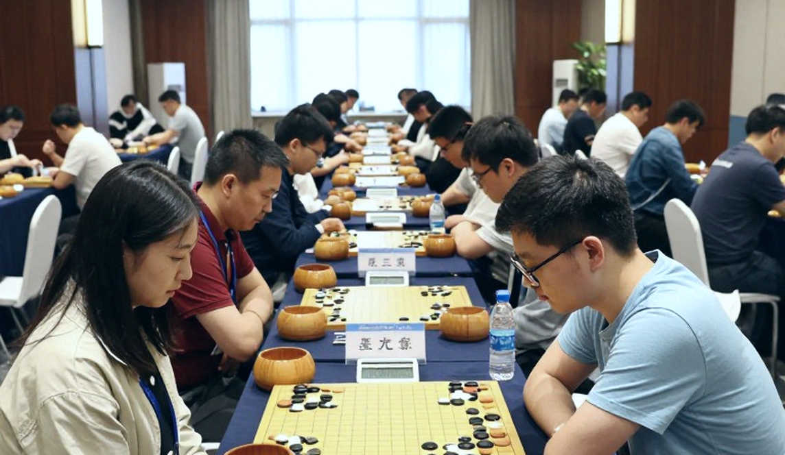 Elephant Gambit: nước đi thứ hai, gói video 60 phút và khoảng trống ở Budva