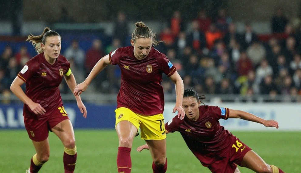 Williams Minh Hoàng và bài toán 1m90: Đội tuyển Việt Nam đang dựng hàng công theo cách khác Williams Minh Hoàng và bài toán 1m90: Đội tuyển Việt Nam đang dựng hàng công theo cách khác