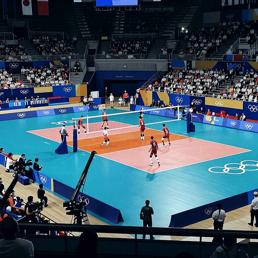 Kentucky ngược dòng Louisville 2-1: cú bật từ .079 lên .420 và trận top-5 đầu tiên sau năm mươi năm Kentucky ngược dòng Louisville 2-1: cú bật từ .079 lên .420 và trận top-5 đầu tiên sau năm mươi năm