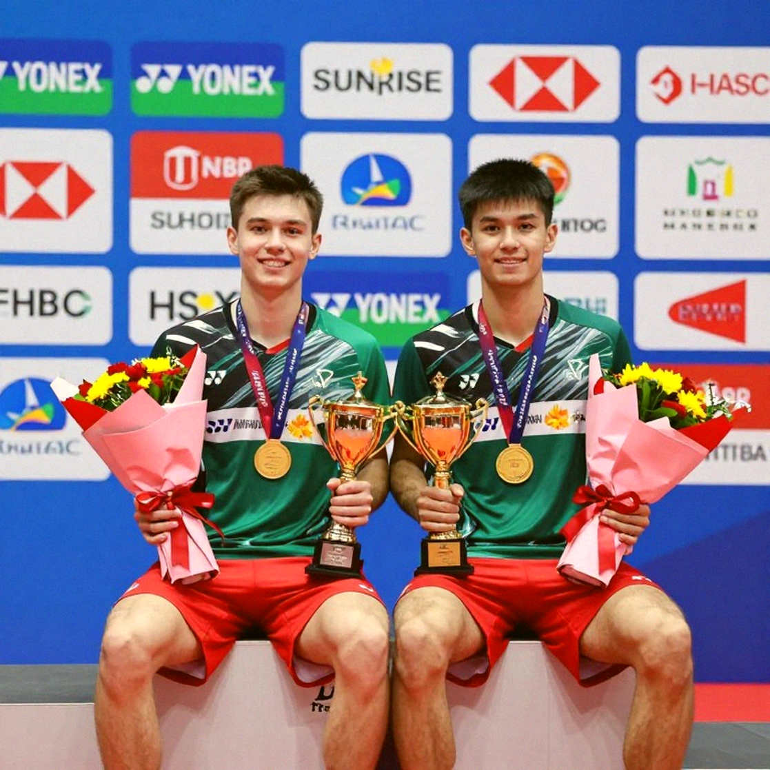 Kunlavut Vitidsarn: Bộ ba danh hiệu, ngôi số 1 thế giới và cú lật lại bản đồ cầu lông nam châu Á Kunlavut Vitidsarn: Bộ ba danh hiệu, ngôi số 1 thế giới và cú lật lại bản đồ cầu lông nam châu Á
