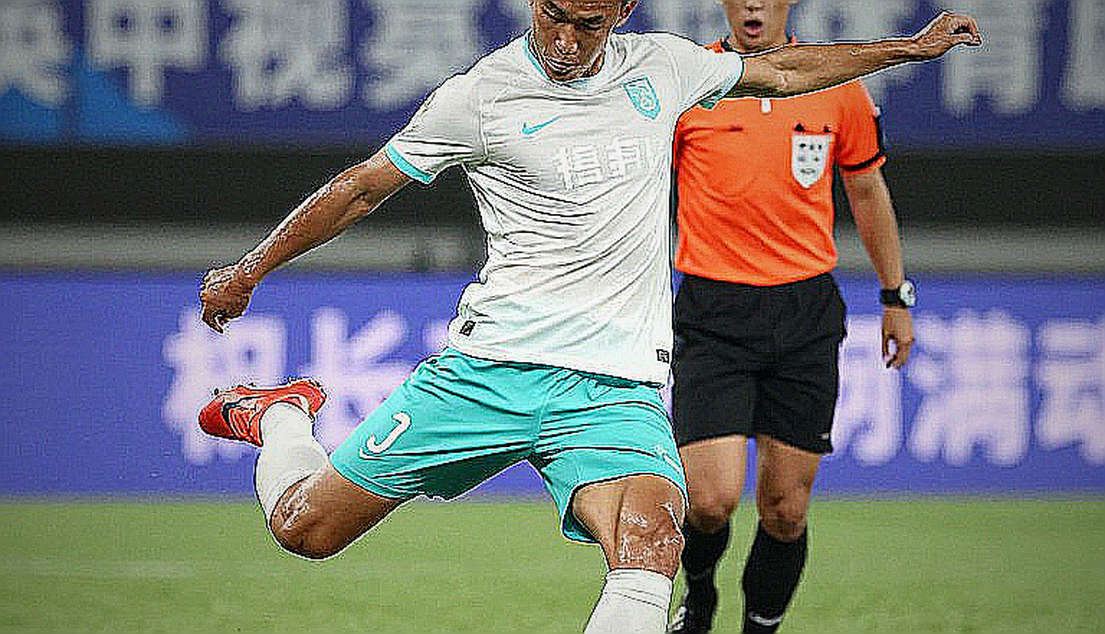 Alan Franco, tiếng nhạc lúc nửa đêm và cơn khủng hoảng thật sự của Tigres