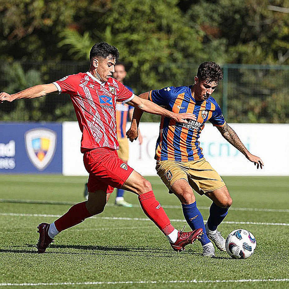 Hai Long Is Not Xuan Son: Vietnam's Forward-Line Restructure and the Curse of a 27-Match Unbeaten Run Hai Long Is Not Xuan Son: Vietnam's Forward-Line Restructure and the Curse of a 27-Match Unbeaten Run