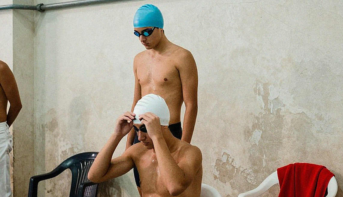 Những người gác đêm bên hồ bơi: Vì sao World Aquatics đưa sức khỏe tâm thần vào lớp học của huấn luyện viên?