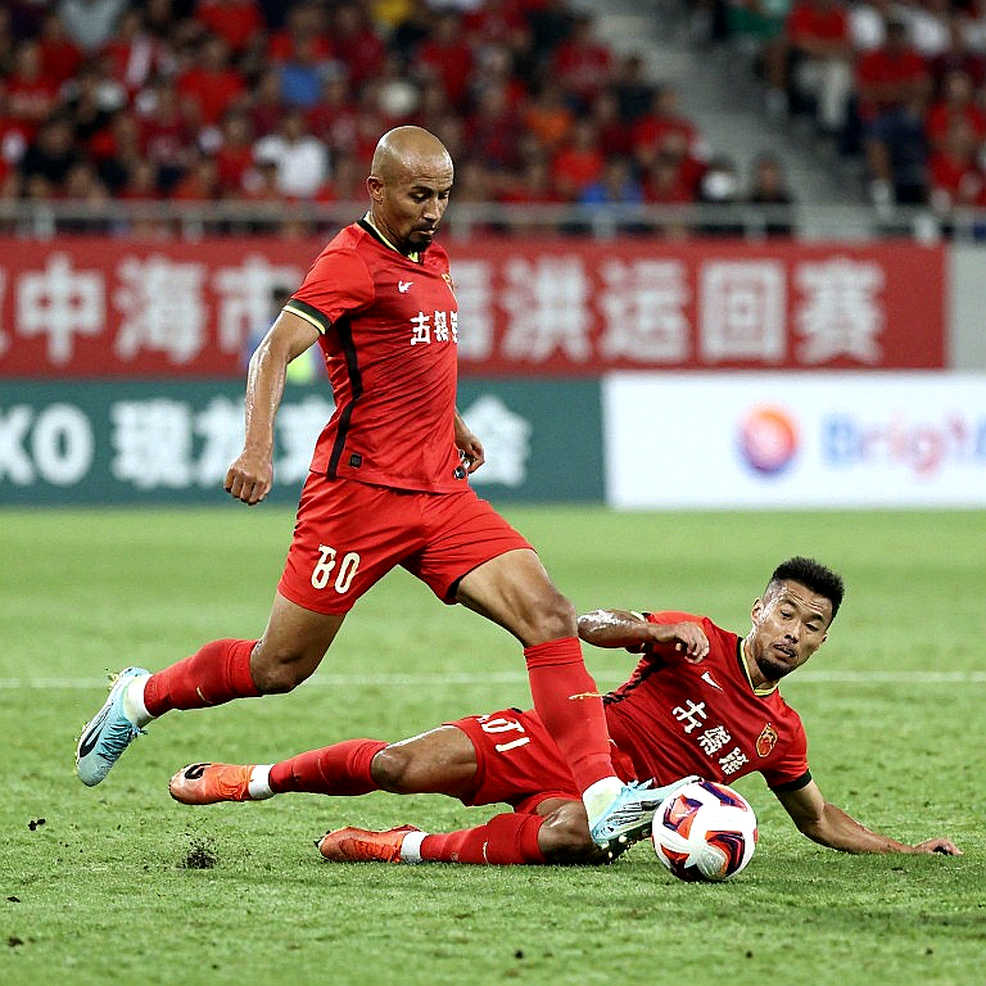 Lisandro Martínez xin lỗi sau cuộc gặp với Carrick: Điều gì thực sự bị phơi ra ở Manchester United