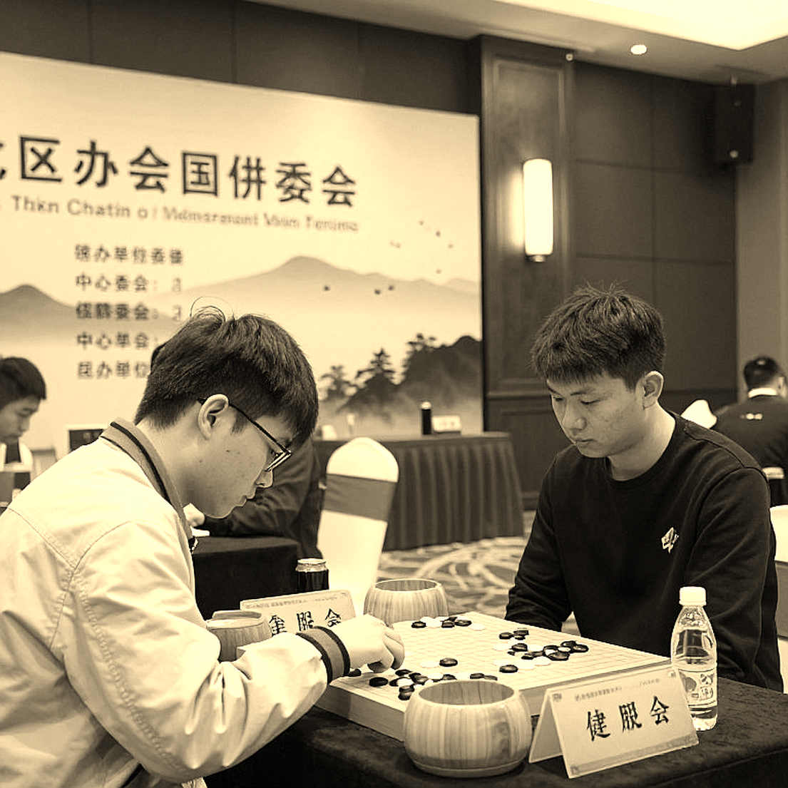 Chín chiều phân tích esports chuyên nghiệp — và bài học từ một báo cáo rỗng