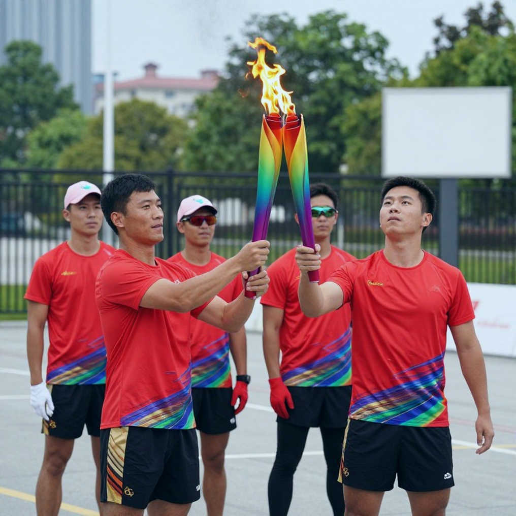 Bên trong dòng tiền kỳ chuyển nhượng V.League: Điều khoản mua đứt và cái bẫy của những đội bóng nhỏ